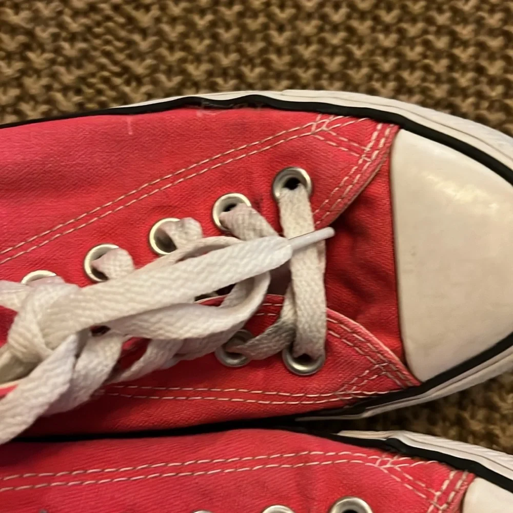 Soft Red Converse - Picture 6 of 7
